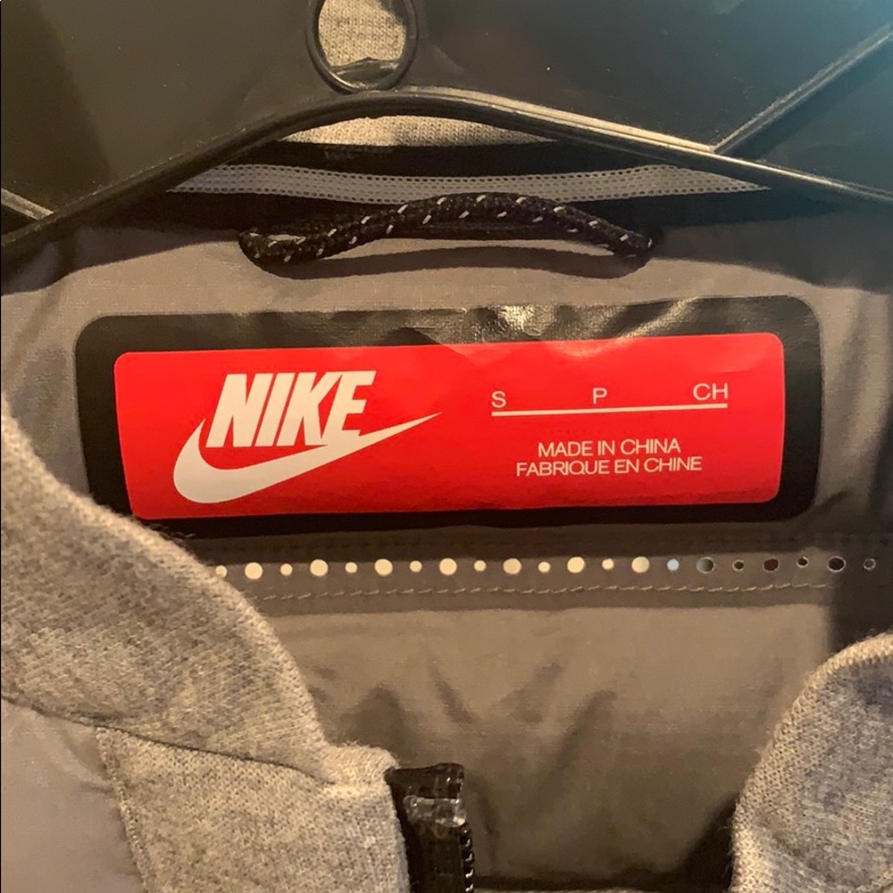 Nike Jacket - Picture 2 of 7